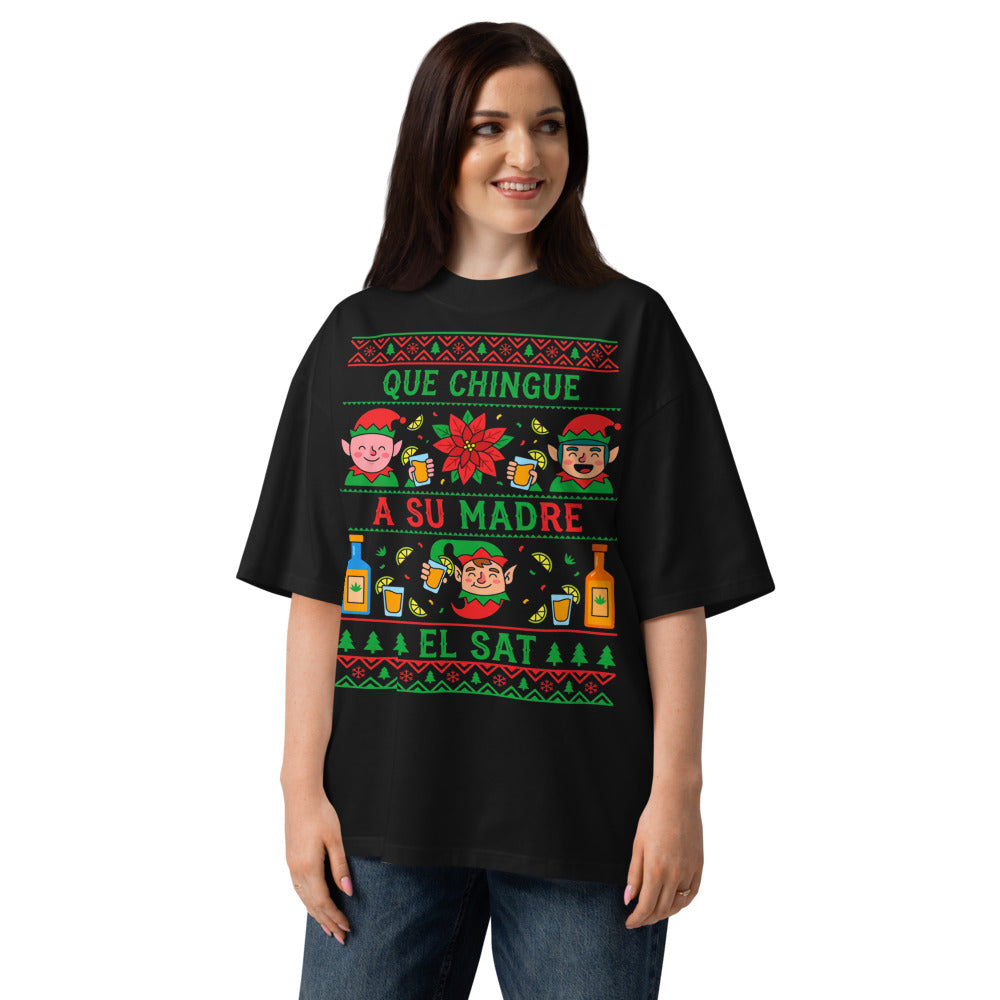 Oversize Elfos Navideños Brindis Ugly Sweater - Modelo femenina
