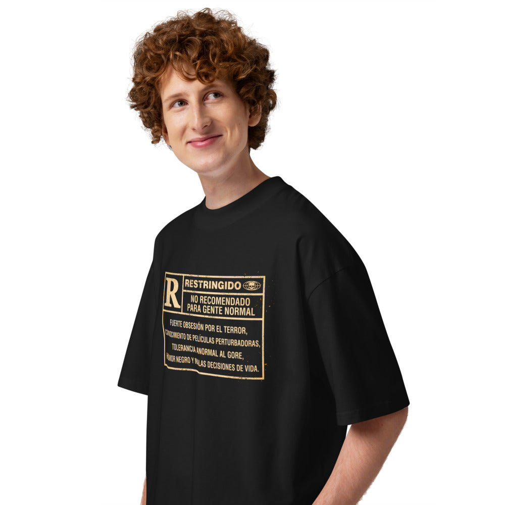 Oversize No Recomendado Para Gente Normal - Modelo masculino lateral