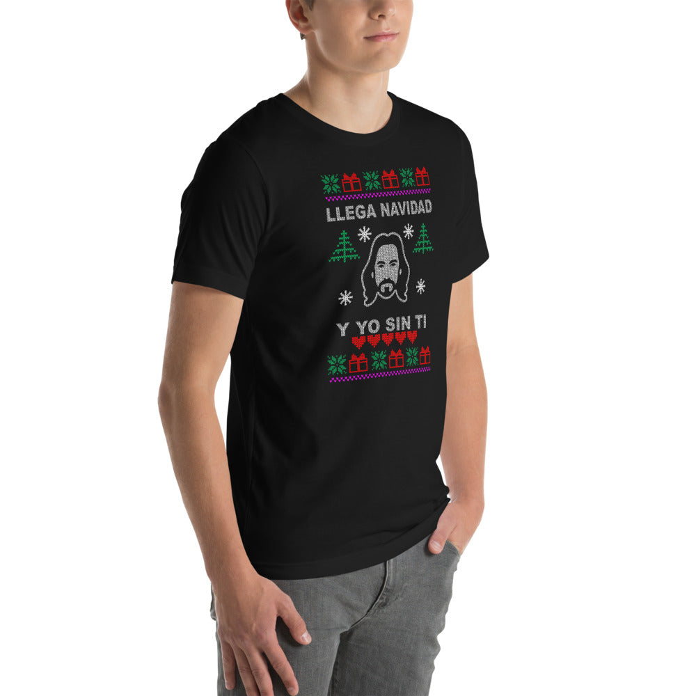 Playera Llega Navidad - Modelo masculino lateral
