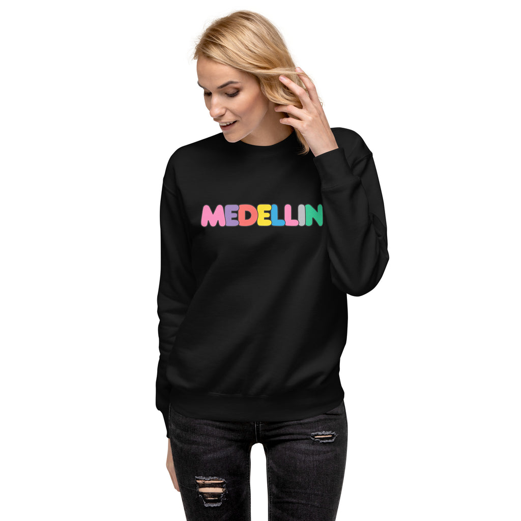 Suéter de Color Medellin ,Descubre calidad excepcional y estampados duraderos. Encuentra estilo y orgullo en cada prenda. Compra ahora!