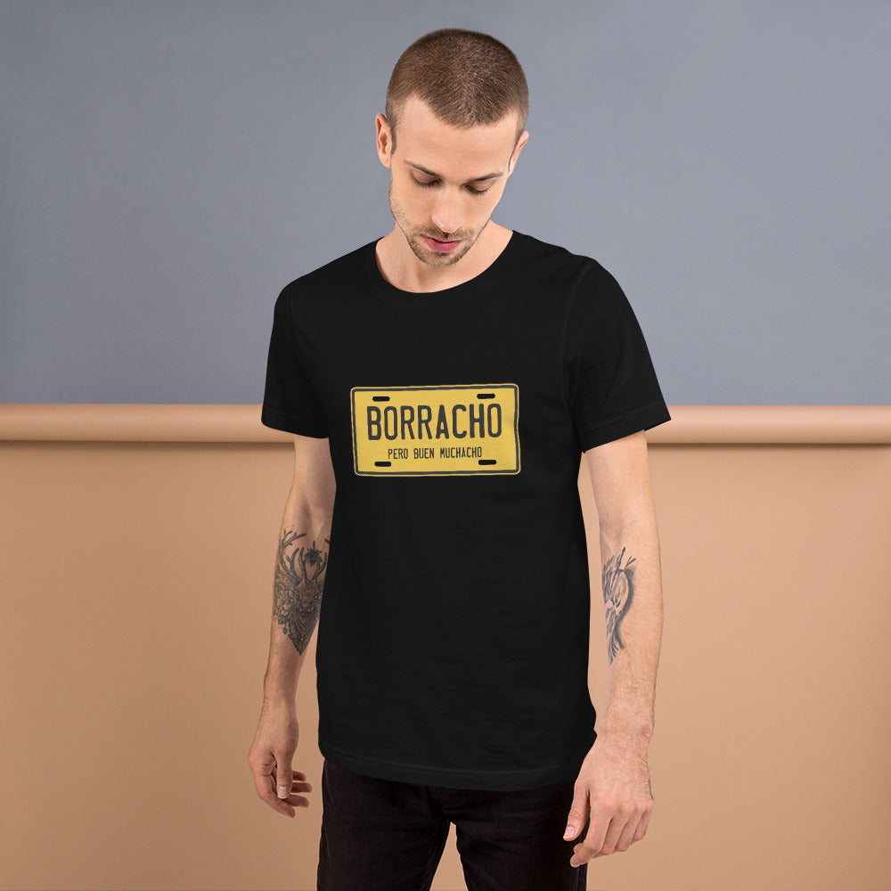 Muestra tu orgullo colombiano con la Camiseta Borracho pero buen muchacho. Diseñada con los mejores materiales y un estampado duradero.